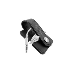 K0019AB | Cable reel in full-grain genuine leather with a light grain. Black. Snap button closure. Closed dimensions: 6x6x1 cm. Packaging: Rigid gift box with bottom/lid-3