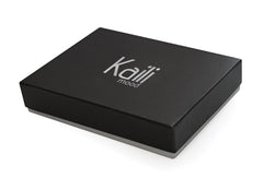 K11433AB | Women's wallet in genuine full-grain leather with a light grain. Black color. Closed dimensions: 14 x 10.5 x 2.5 cm. Packaging: Rigid gift box with bottom/lid-3